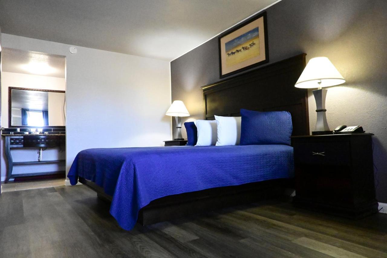 R Nite Star Inn And Suites -Home Of The Cowboys & Rangers Arlington Bagian luar foto