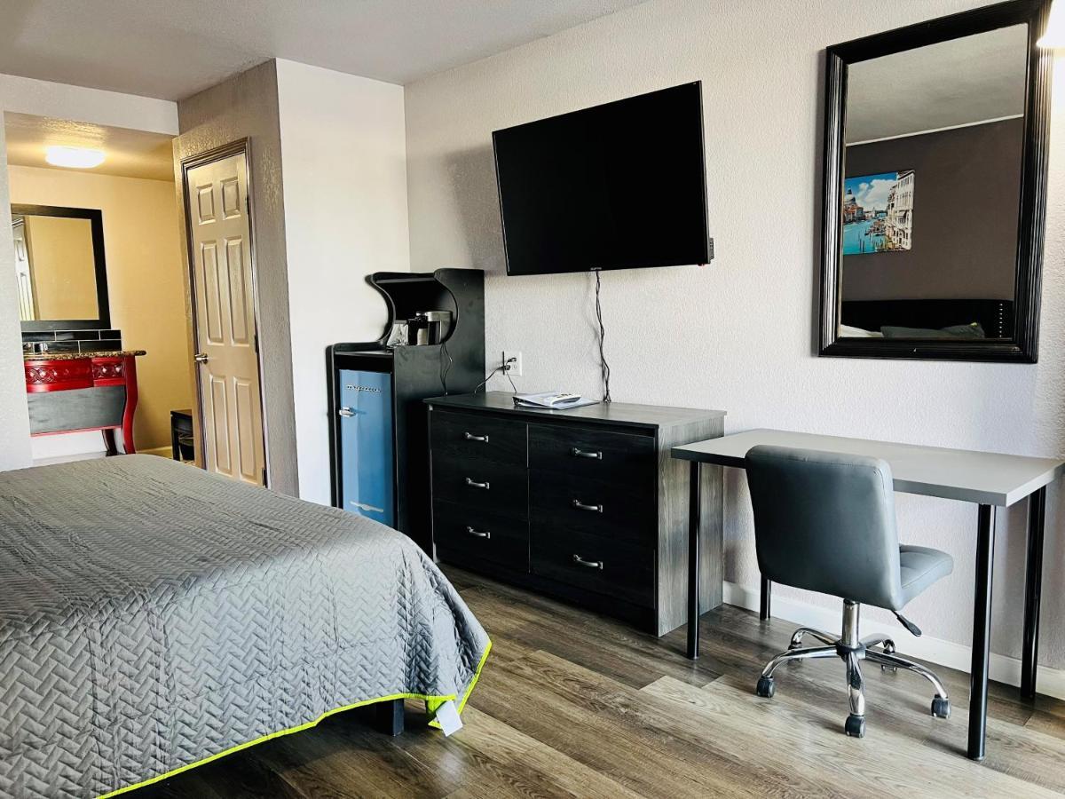 R Nite Star Inn And Suites -Home Of The Cowboys & Rangers Arlington Bagian luar foto