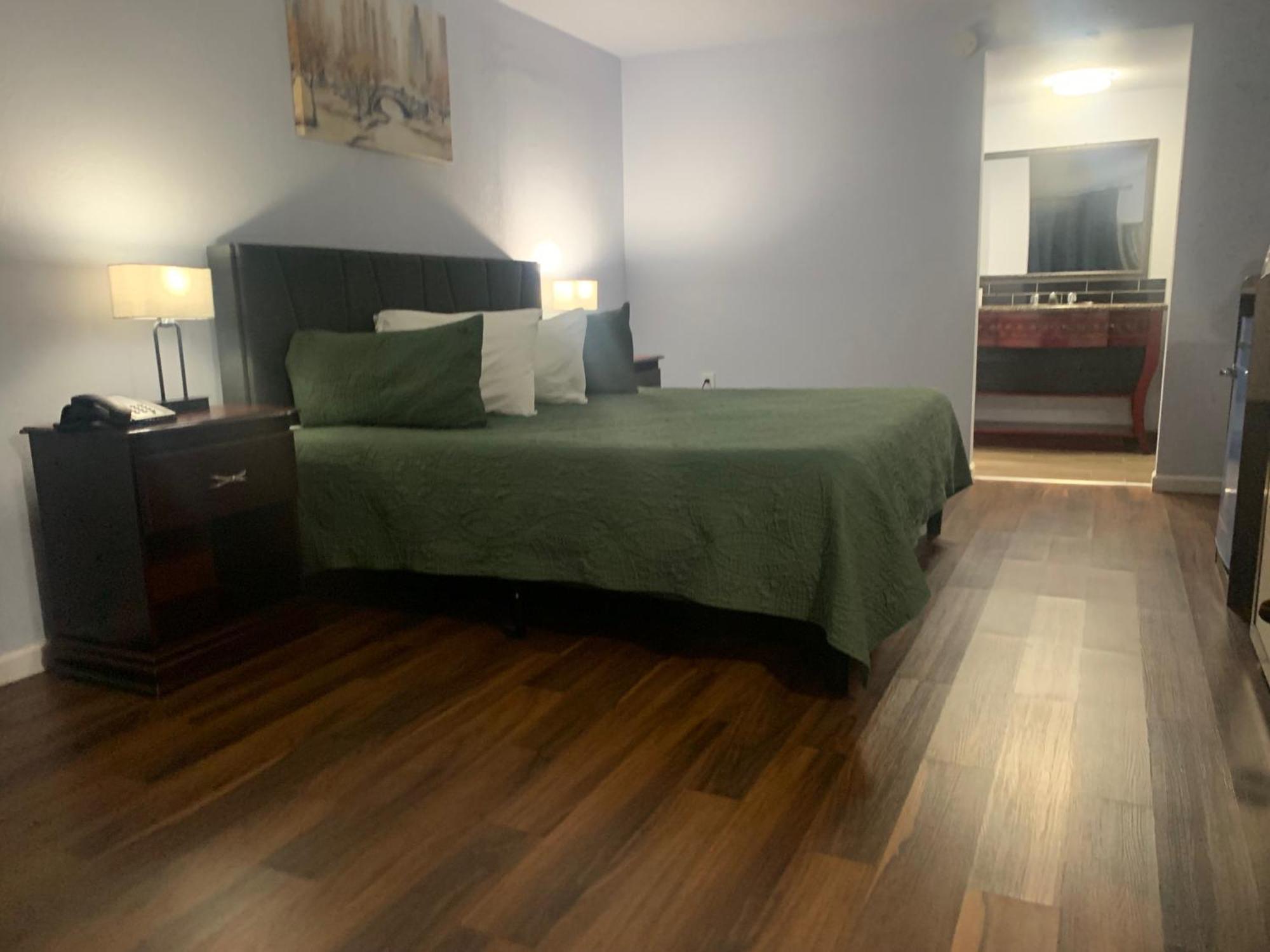 R Nite Star Inn And Suites -Home Of The Cowboys & Rangers Arlington Bagian luar foto